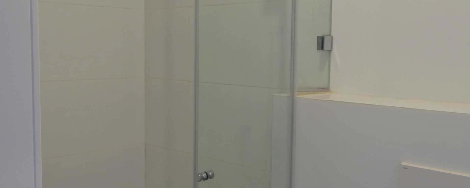 assets/images/properties/for-sale/Katamonim/Y Ben Zakai 6_Bathroom 1.jpg